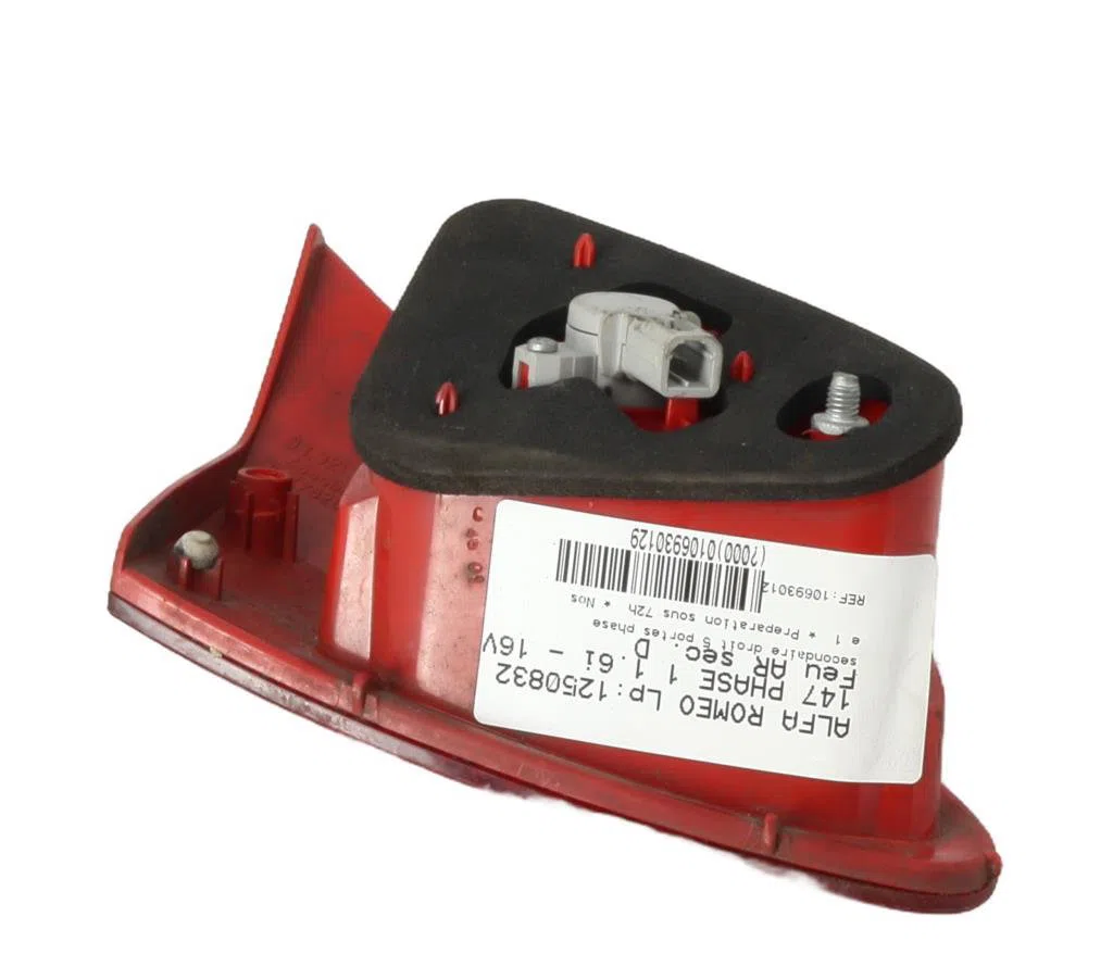 Feu arrière intérieur droit Alfa romeo 147 (937_) 1.6 16v t.spark (937.axa1a, 937.axb1a, 937.bxb1a) (2001-2010) occasion