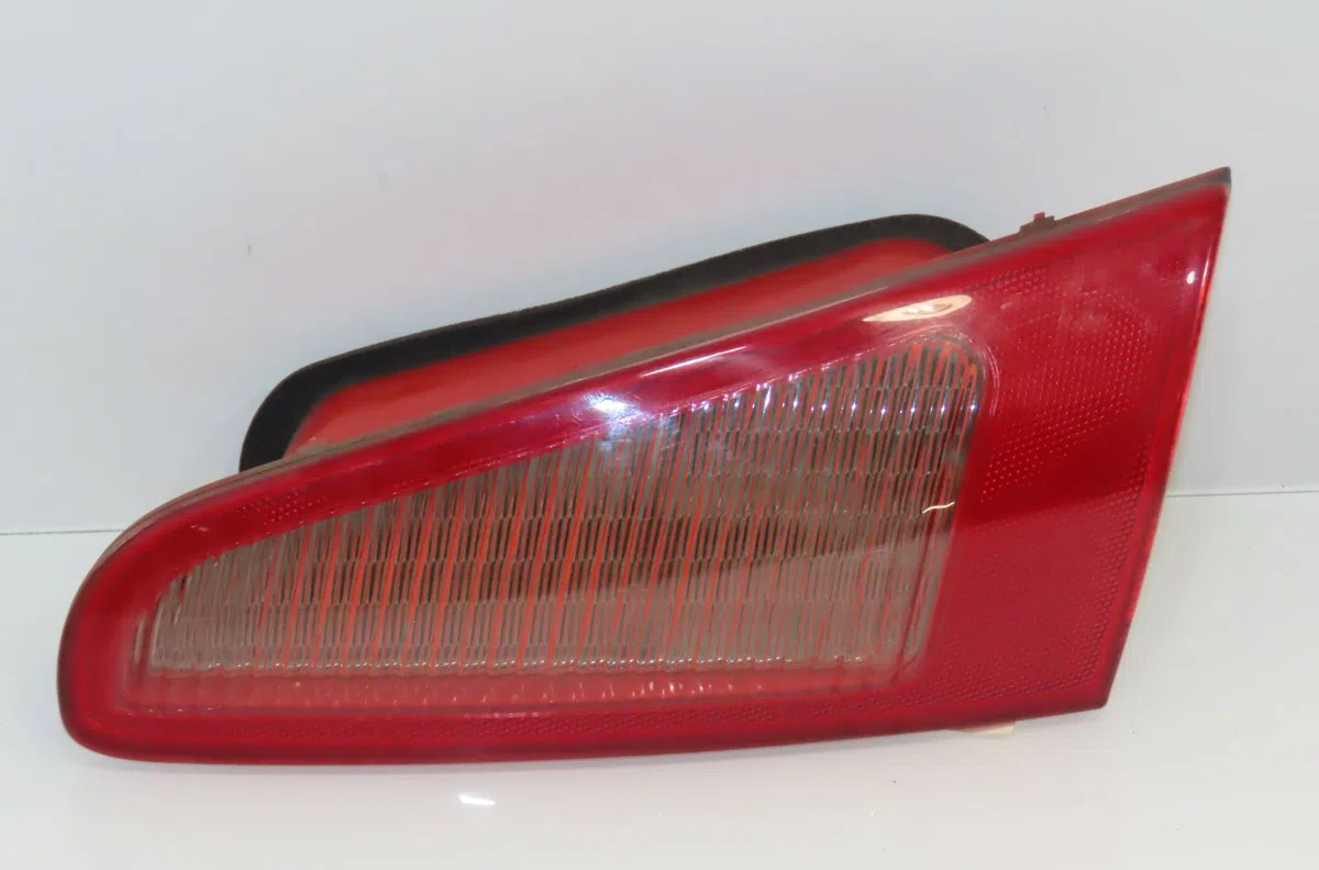 Feu arrière intérieur droit Alfa romeo 147 (937_) 1.9 jtdm 8v (937.axd1a, 937.axu1a, 937.bxu1a) (2005-2010) occasion
