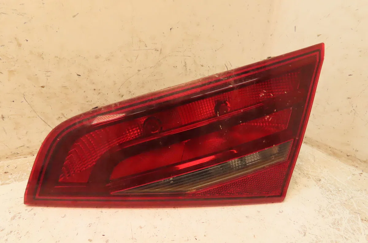 Feu arrière intérieur droit Audi A3 Sportback (8VA, 8VF) 1.6 tdi (2012) 5 portes occasion
