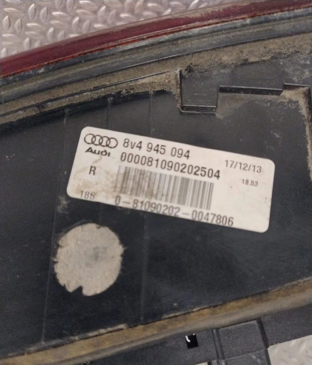Feu arrière intérieur droit Audi A3 Sportback (8VA, 8VF) 2.0 tdi (2012-2020) 5 portes occasion