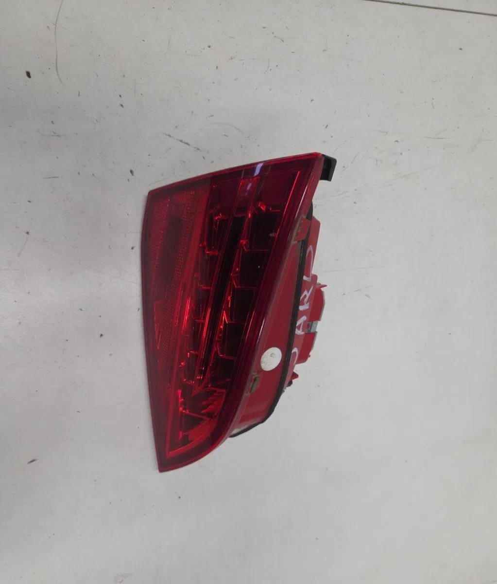 Feu arrière intérieur droit AUDI A4 3 AVANT PHASE 1 BREAK occasion