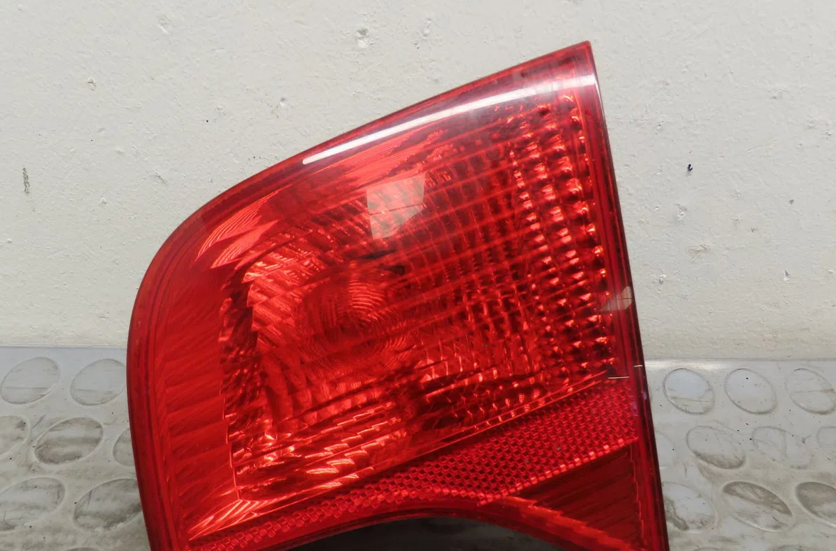 Feu arrière intérieur droit Audi A4 B7 (8EC) 2.0 tdi 16v (2004-2008) 4 portes occasion