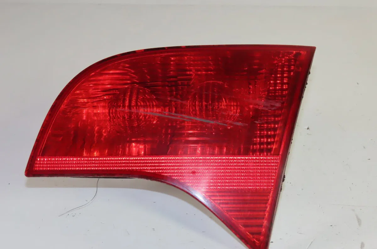 Feu arrière intérieur droit Audi A4 B7 Avant (8ED) 2.7 tdi (2006-2008) occasion