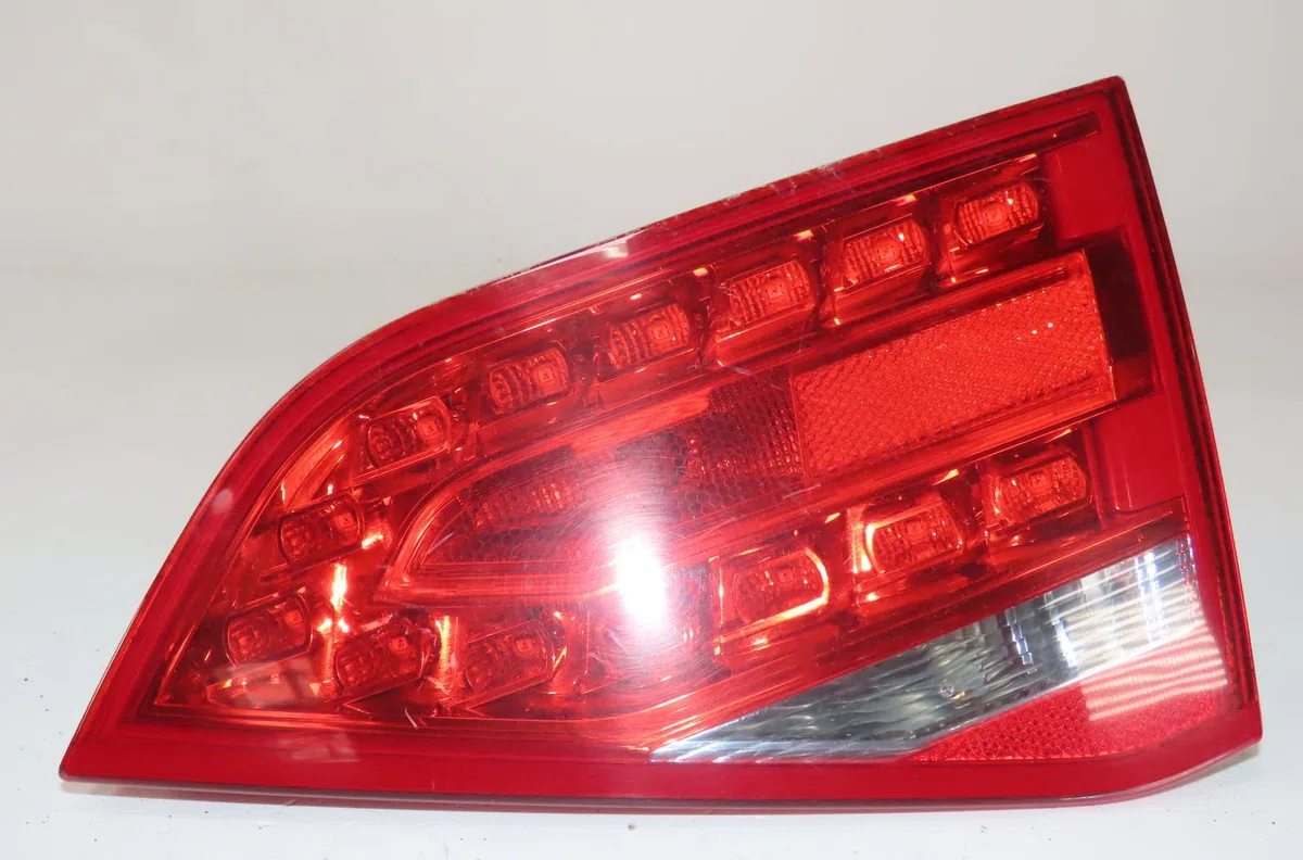 Feu arrière intérieur droit Audi A4 B8 (8K2) 2.0 tdi quattro (2011-2015) occasion