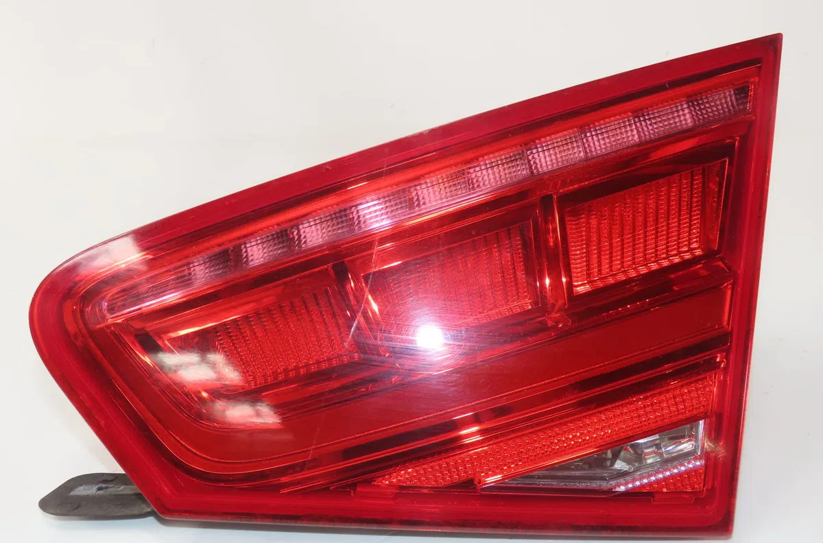 Feu arrière intérieur droit Audi A8 D4 (4H2, 4H8, 4HC, 4HL) 3.0 tdi quattro (2010-2015) occasion
