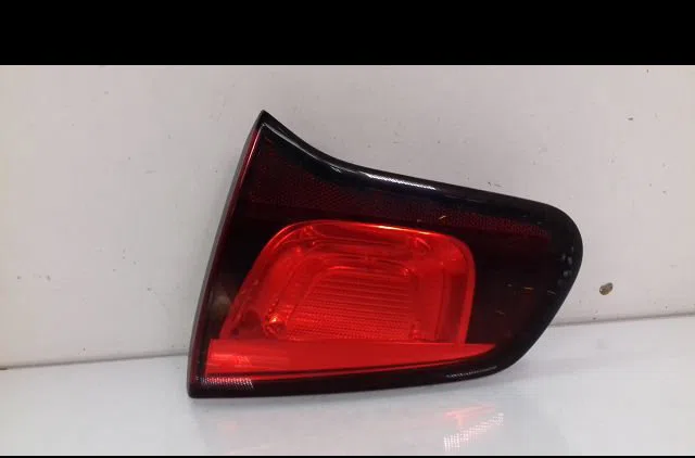 Feu arrière intérieur droit Citroën C3 II (SC_) 1.4 hdi 70 (sc8hzc, sc8hr0, sc8hp4) (2009) 5 portes occasion