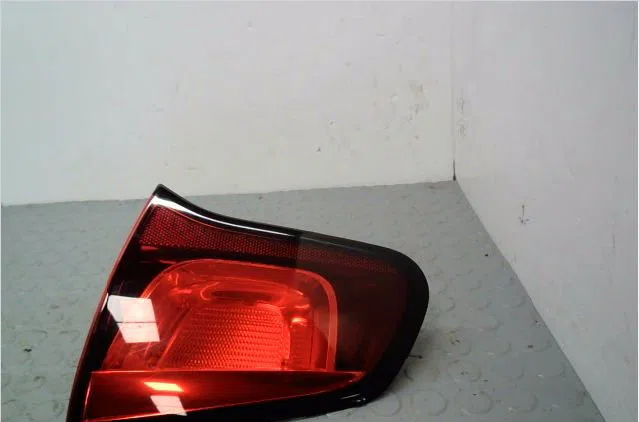 Feu arrière intérieur droit Citroen C3 II (SC_) 1.6 hdi (2009-2016) 5 portes occasion
