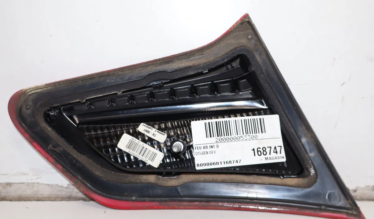 Feu arrière intérieur droit Citroen C4 II (NC_) 1.6 hdi 90 (2009) 5 portes occasion