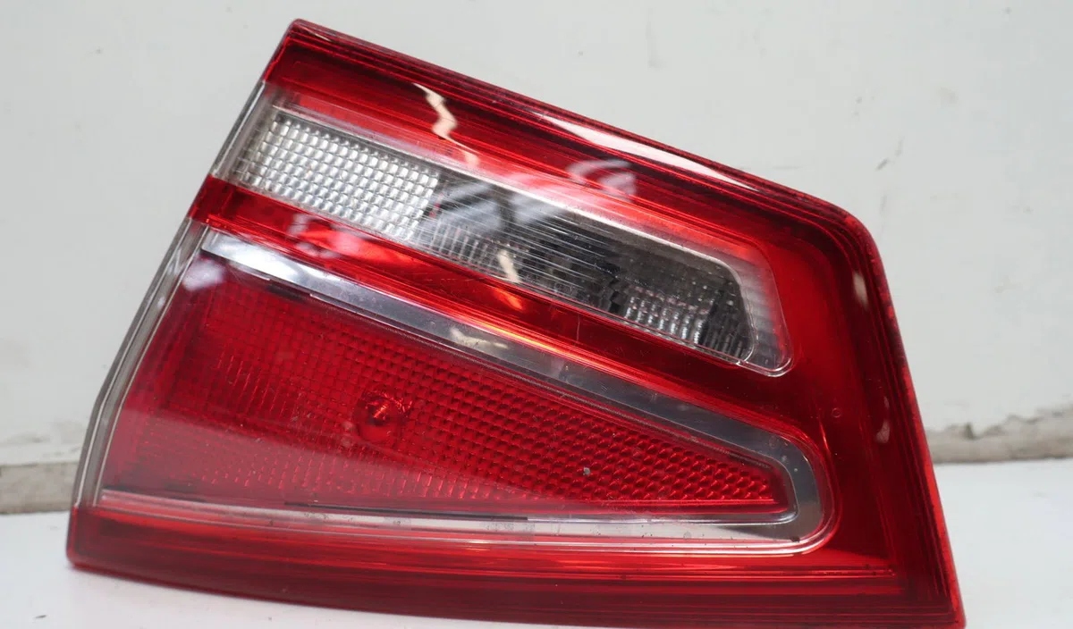Feu arrière intérieur droit Ford B-MAX (JK) 1.6 tdci (2012) 5 portes occasion