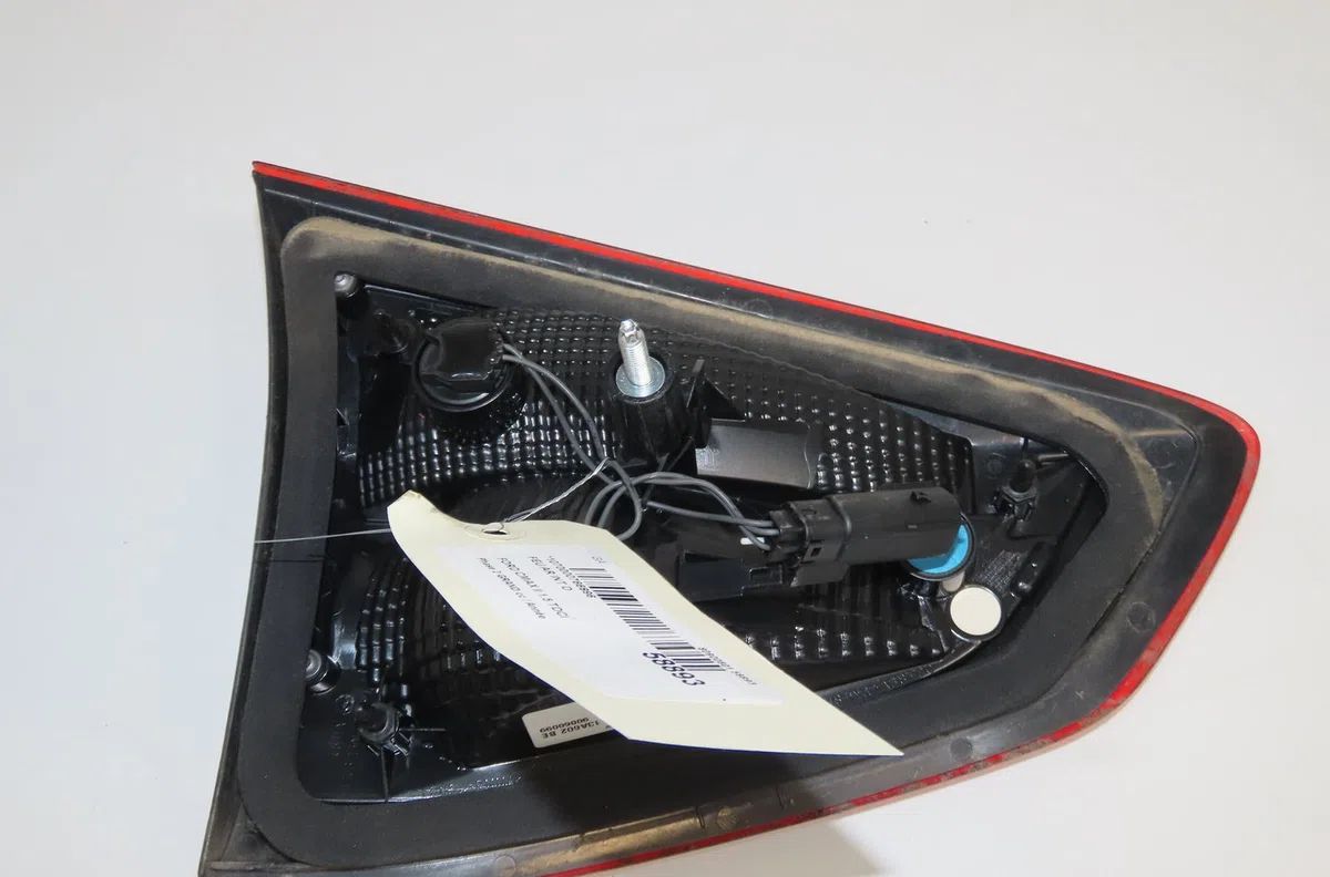 Feu arrière intérieur droit Ford C-MAX II (DXA-CB7, DXA-CEU) 1.5 tdci (2015-2019) occasion