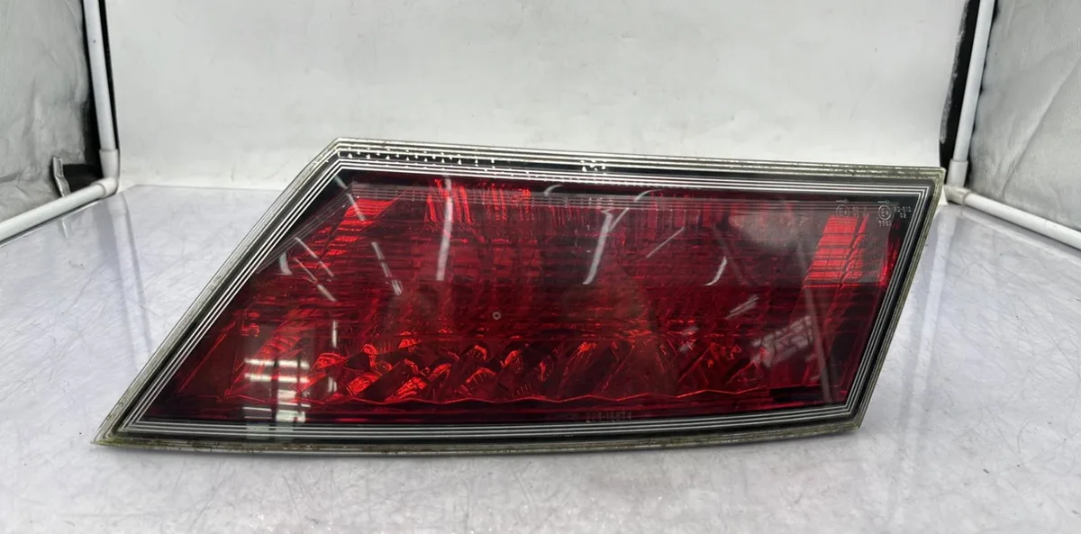 Feu arrière intérieur droit HONDA CIVIC 8 PHASE 1 occasion