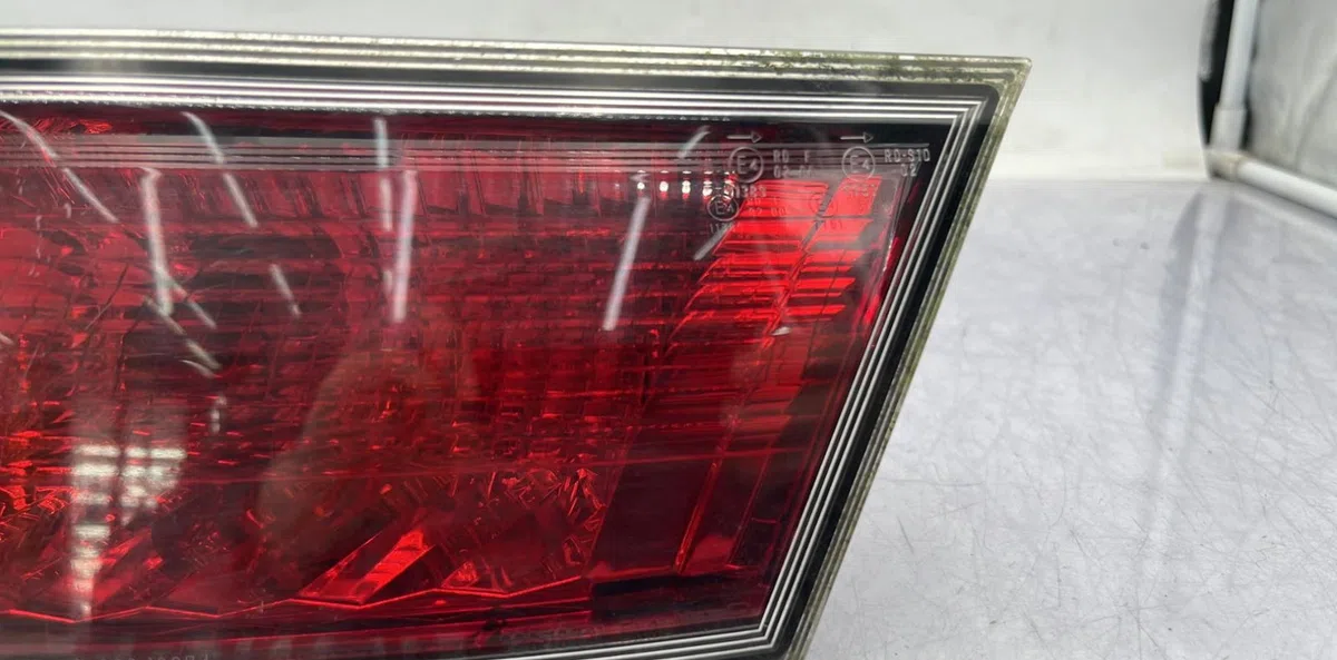 Feu arrière intérieur droit HONDA CIVIC 8 PHASE 1 occasion