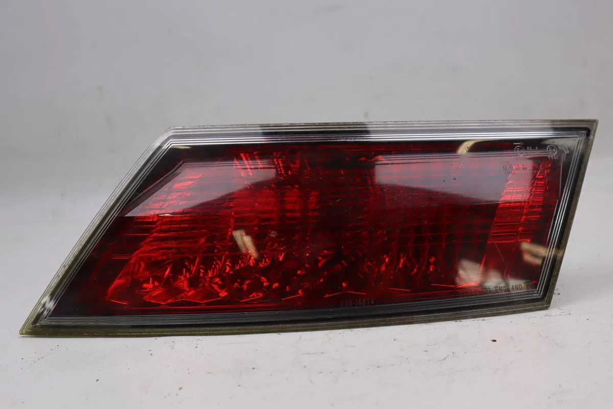 Feu arrière intérieur droit Honda CIVIC VIII Hatchback (FN, FK) 1.8 (fn1, fk2) (2005) occasion