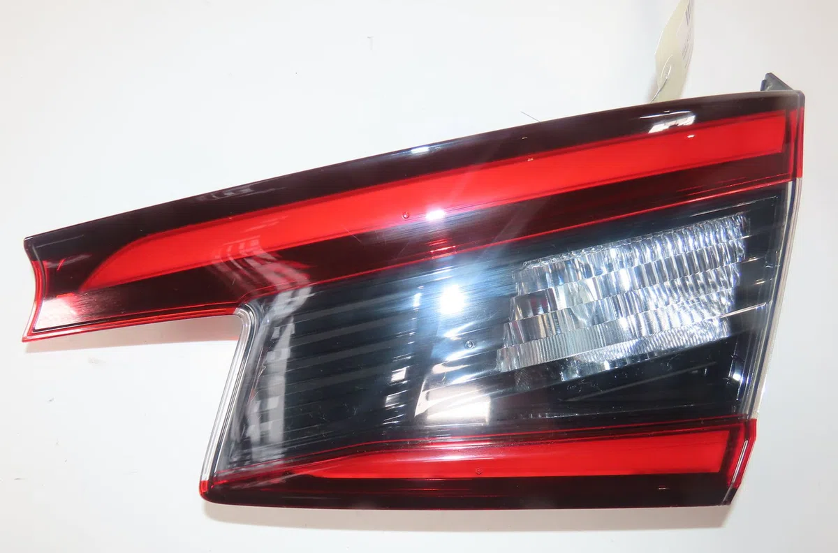 Feu arrière intérieur droit Honda CIVIC XI 3-5 portes (FL) 2.0 e:hev (2022) occasion