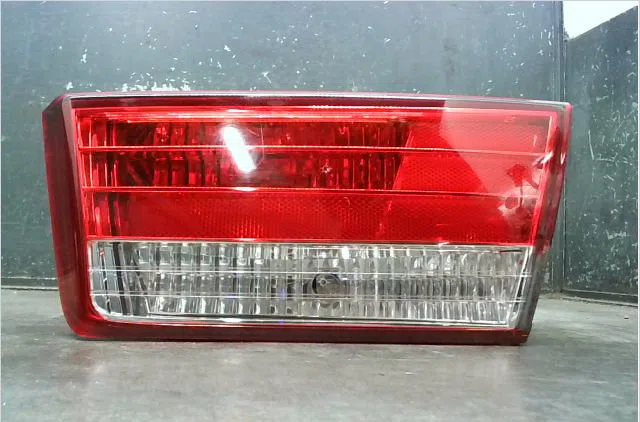 Feu arrière intérieur droit Hyundai SONATA V (NF) 2.0 crdi (2006-2010) occasion