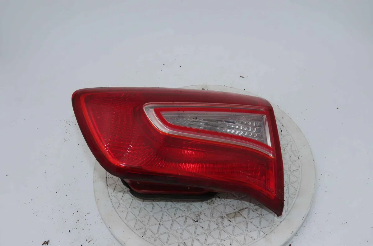 Feu arrière intérieur droit KIA SPORTAGE III occasion
