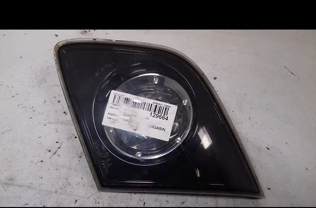 Feu arrière intérieur droit Mazda 3 (BK) 1.6 (bk14) (2003-2009) occasion