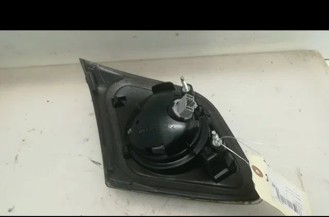 Feu arrière intérieur droit Mazda 3 (BK) 1.6 di turbo (2004-2009) occasion