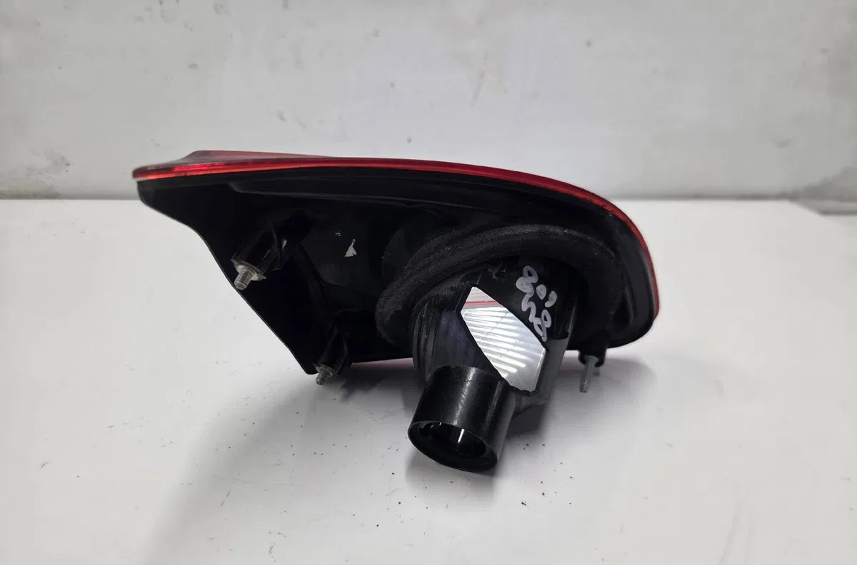 Feu arrière intérieur droit NISSAN QASHQAI 1 PHASE 2 occasion