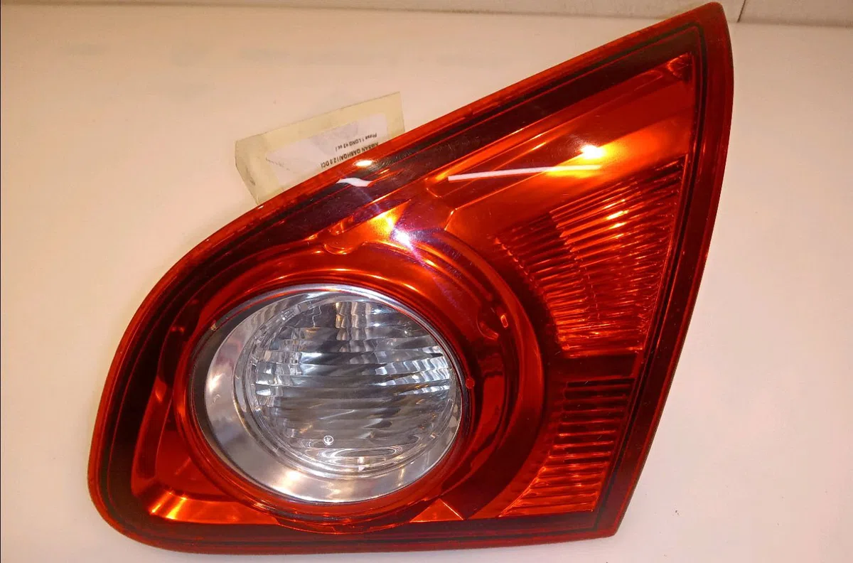 Feu arrière intérieur droit Nissan QASHQAI - QASHQAI 2 I (J10, NJ10, JJ10E) 2.0 dci (2007-2013) occasion