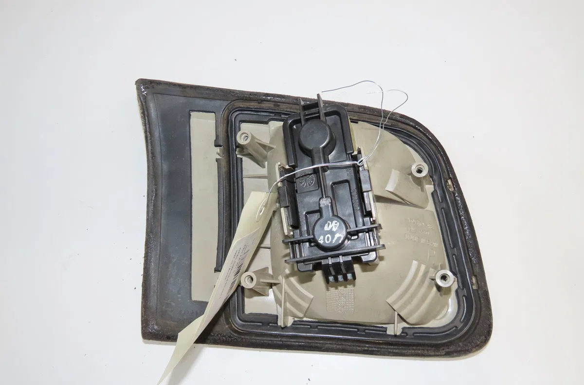 Feu arrière intérieur droit Opel OMEGA B (V94) 2.5 td (f69, m69, p69) (1994-2003) occasion