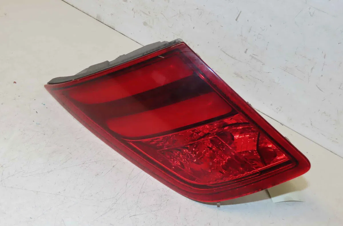 Feu arrière intérieur droit PEUGEOT 308 II occasion