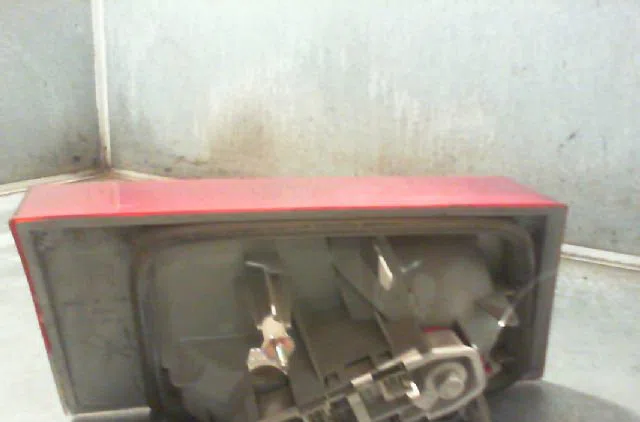 Feu arrière intérieur droit PEUGEOT 405 Phase 1 07-1987--06-1992 occasion