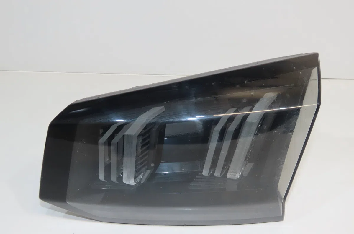 Feu arrière intérieur droit Peugeot 5008 II (MC_, MJ_, MR_, M4_) 1.5 bluehdi 130 (mcyhzj, mcyhzr, mcyhzx) (2018) occasio