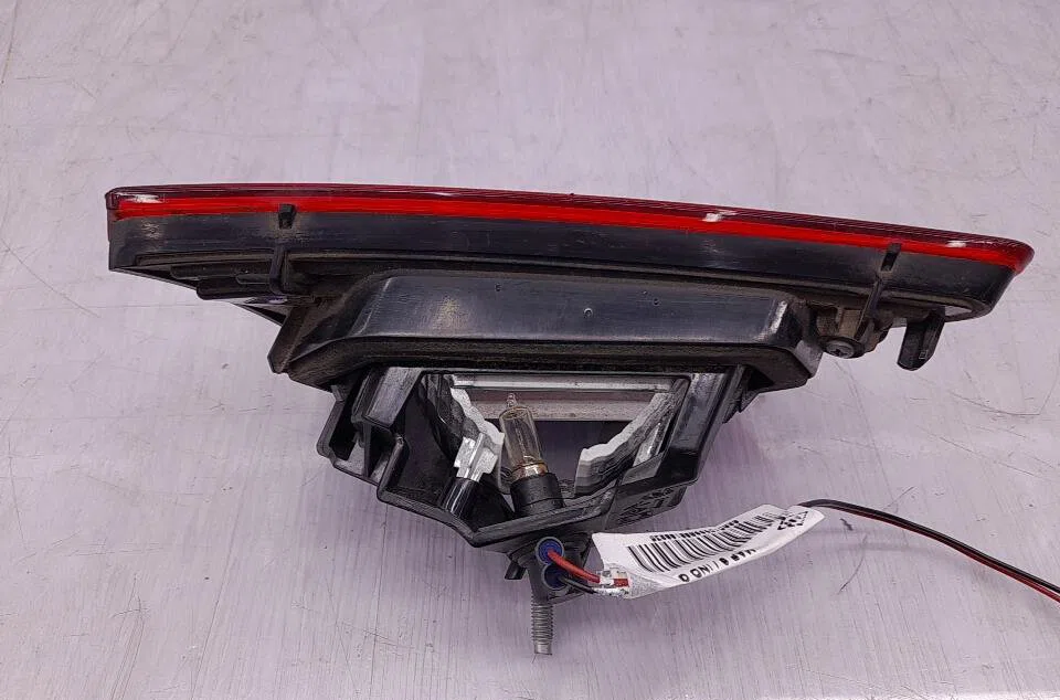 Feu arrière intérieur droit RENAULT CLIO 4 PHASE 1 occasion