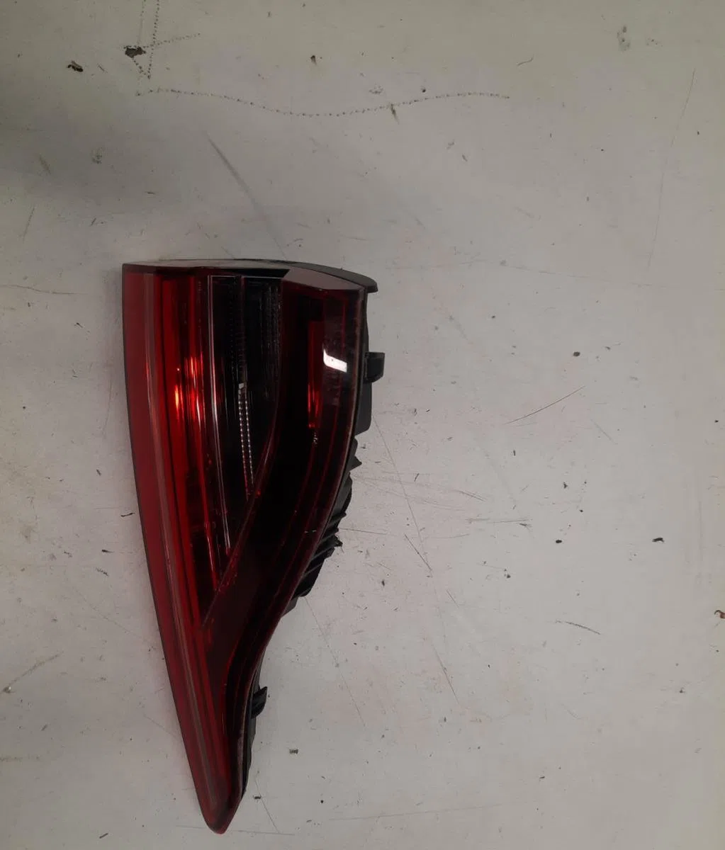 Feu arrière intérieur droit RENAULT CLIO 5 PHASE 1 occasion