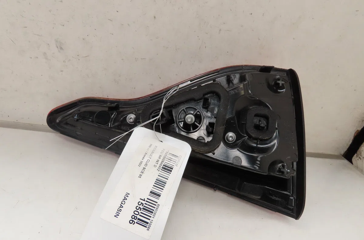 Feu arrière intérieur droit Renault CLIO V (B7_) 1.0 sce 65 (b7mg) (2021) occasion