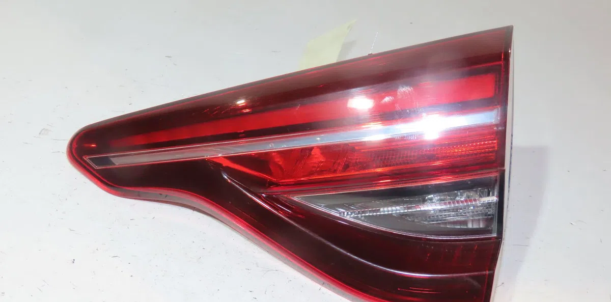 Feu arrière intérieur droit Renault CLIO V (B7_) Tce 90 (b7mt) (2020) occasion