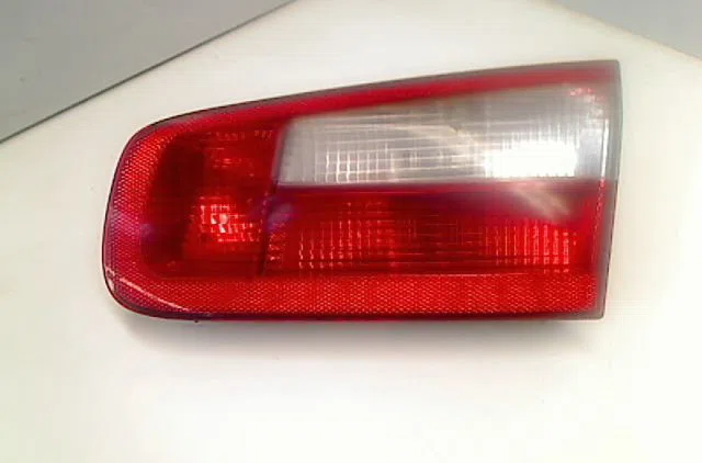 Feu arrière intérieur droit RENAULT LAGUNA II  1.9 DCI 100ch occasion