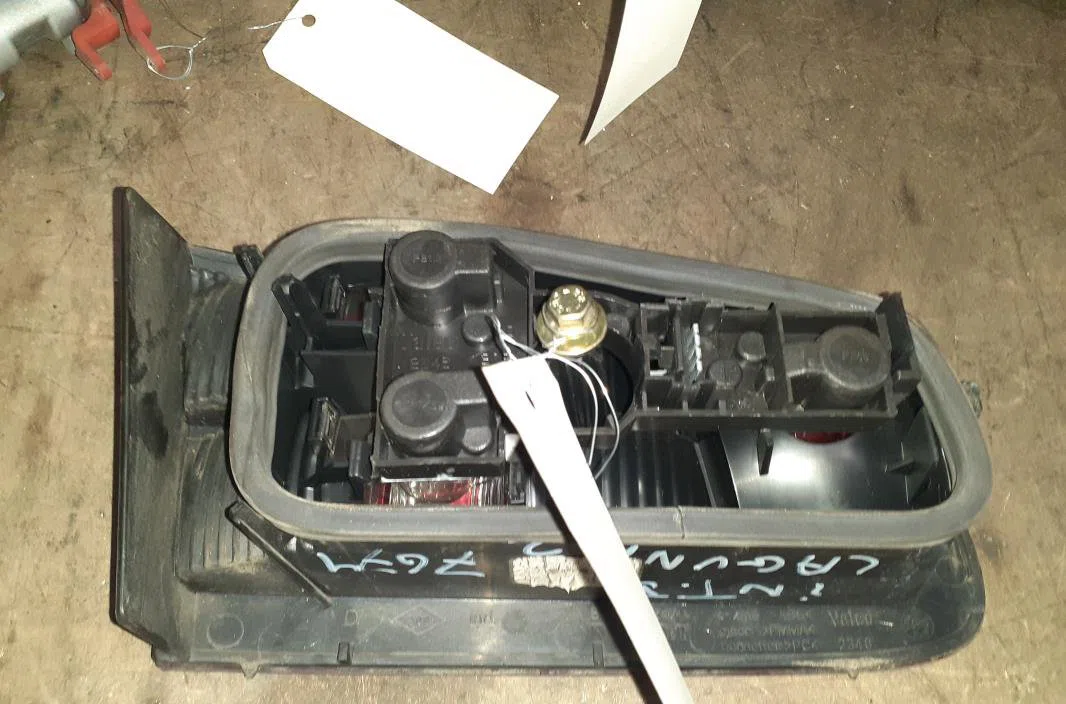 Feu arrière intérieur droit Renault LAGUNA II (BG0-1_) 1.9 dci (2001-2007) occasion