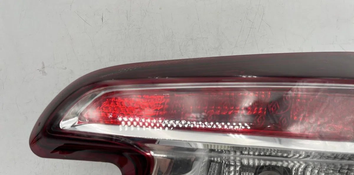 Feu arrière intérieur droit RENAULT MEGANE 3 PHASE 3 BREAK occasion