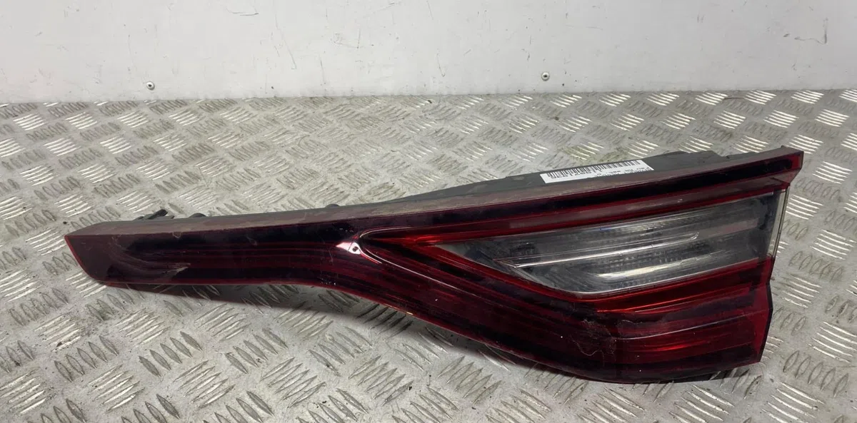 Feu arrière intérieur droit RENAULT MEGANE 4 PHASE 1 occasion
