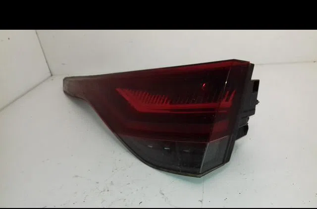 Feu arrière intérieur droit Renault MEGANE IV 3-5 portes (B9A-M-N_) 1.5 blue dci 115 (b9a6) (2018) occasion