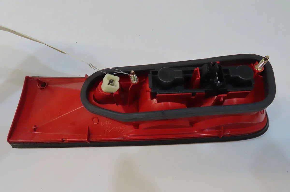 Feu arrière intérieur droit Renault SAFRANE II (B54_) 2.0 16v (b54l) (1996-2000) occasion
