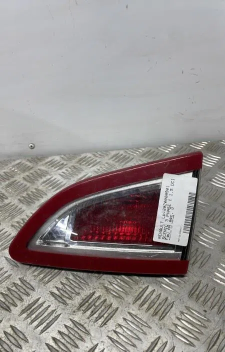 Feu arrière intérieur droit RENAULT SCENIC 3 PHASE 1 occasion