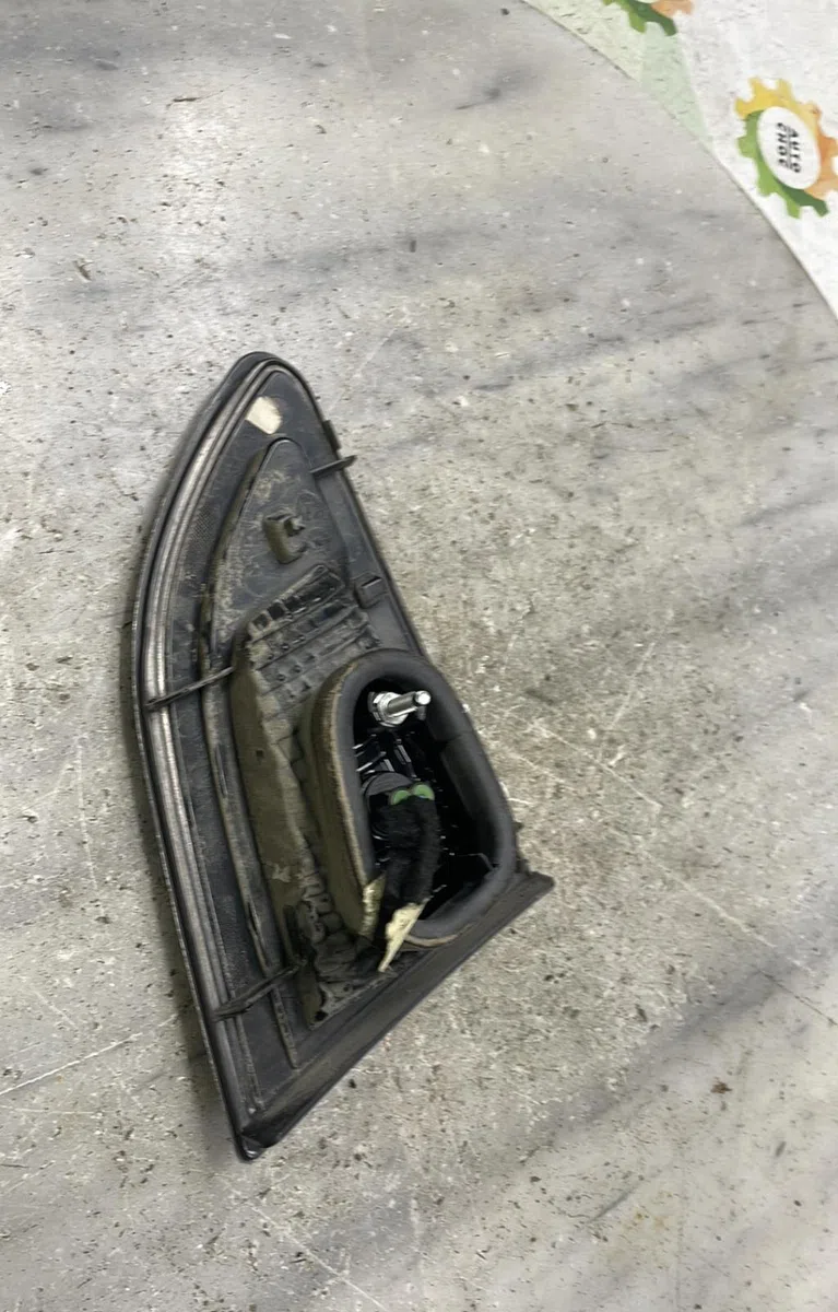 Feu arrière intérieur droit RENAULT SCENIC 3 PHASE 2 occasion