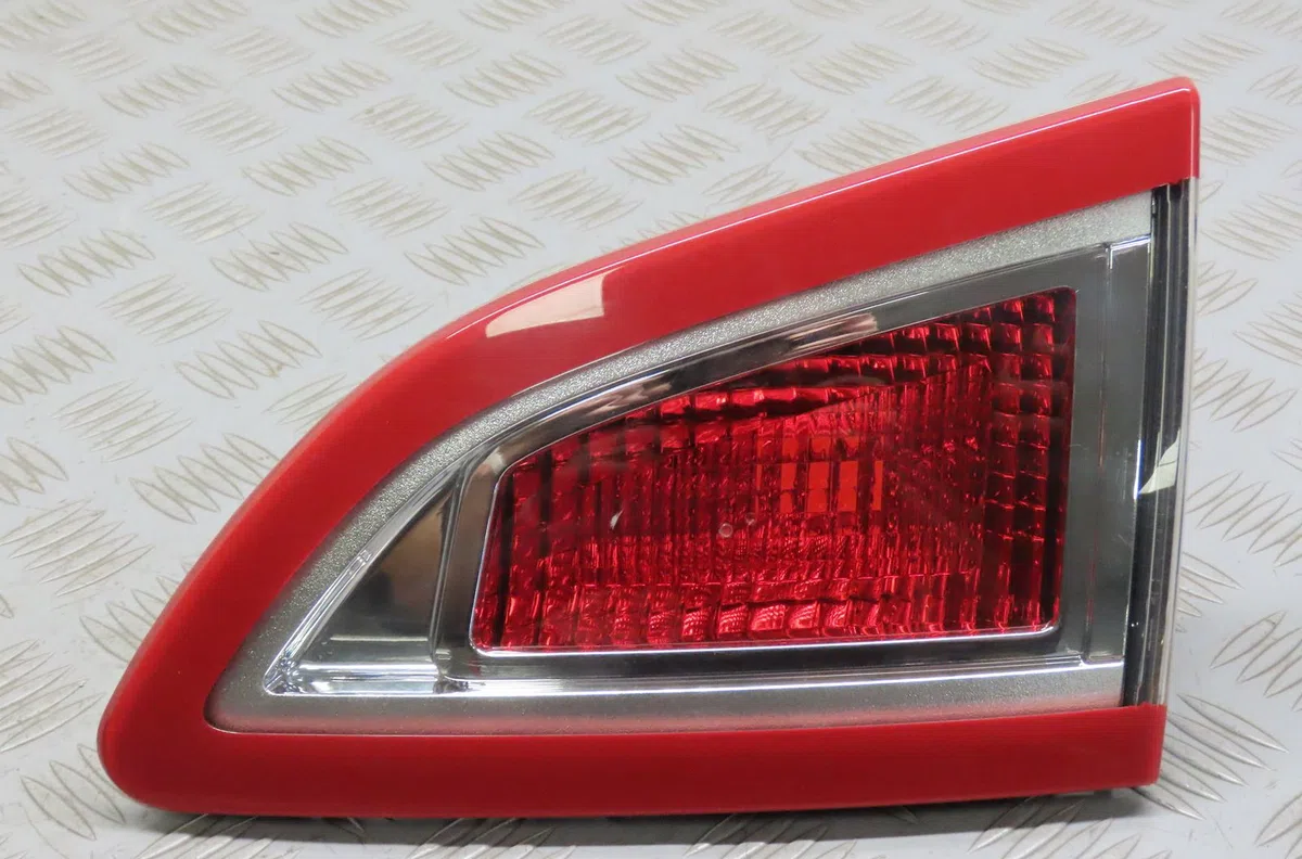 Feu arrière intérieur droit Renault SCÉNIC III (JZ0-1_) 1.5 dci (jz02, jz0r) (2010) occasion