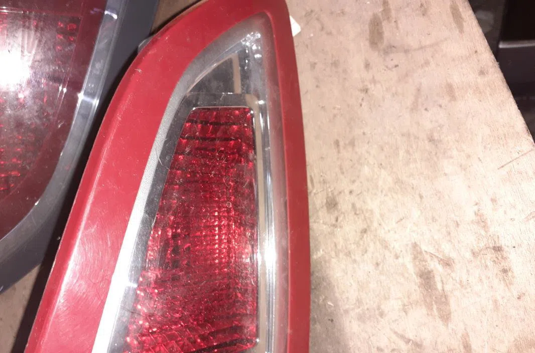 Feu arrière intérieur droit Renault SCÉNIC III (JZ0-1_) 1.6 dci (jz00, jz12) (2011) 5 portes occasion