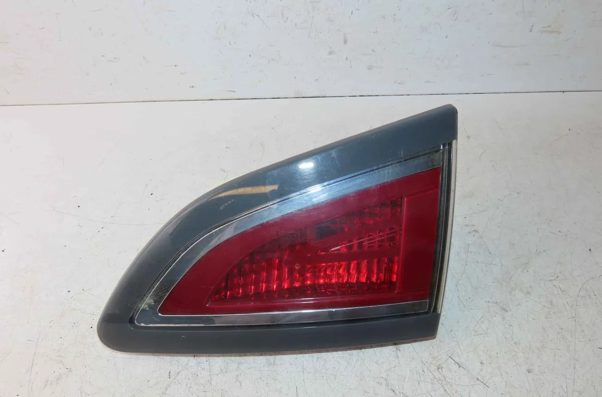 Feu arrière intérieur droit RENAULT SCENIC III occasion