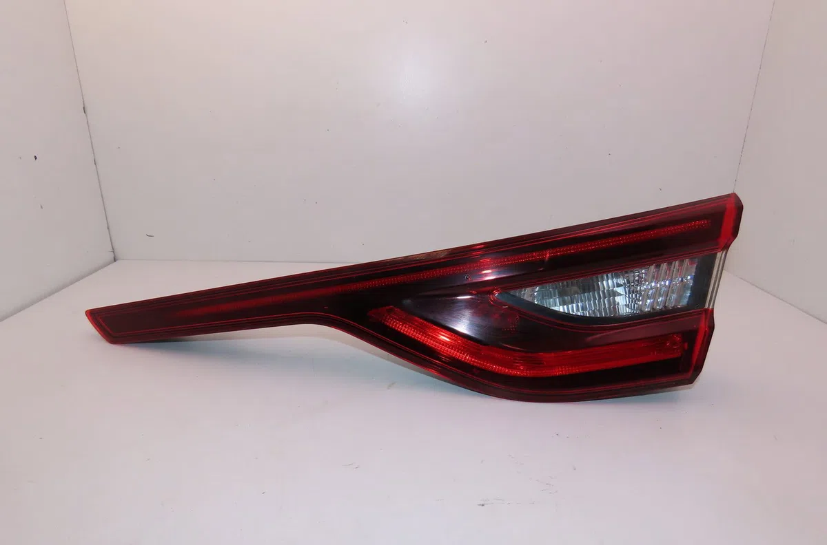 Feu arrière intérieur droit Renault TALISMAN (LP_) 1.6 tce 150 (2015) occasion