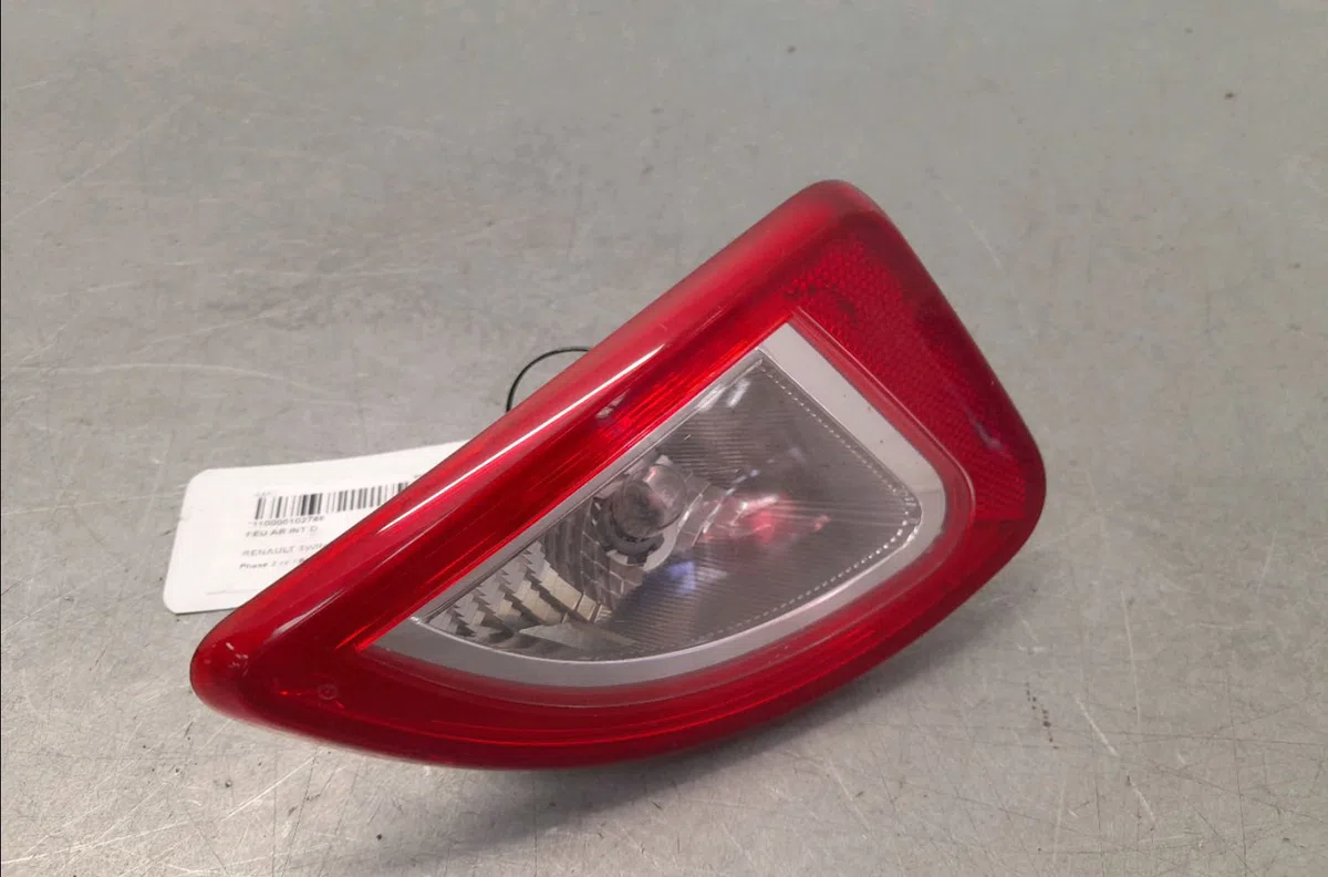 Feu arrière intérieur droit Renault TWINGO II (CN0_) 1.2 16v (cn04, cn0a, cn0b) (2007-2014) 3 portes occasion