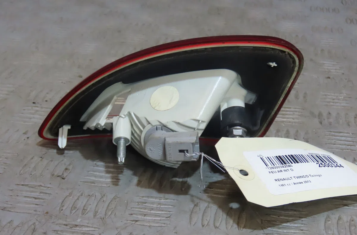 Feu arrière intérieur droit Renault TWINGO II (CN0_) 1.5 dci 90 (2010) occasion