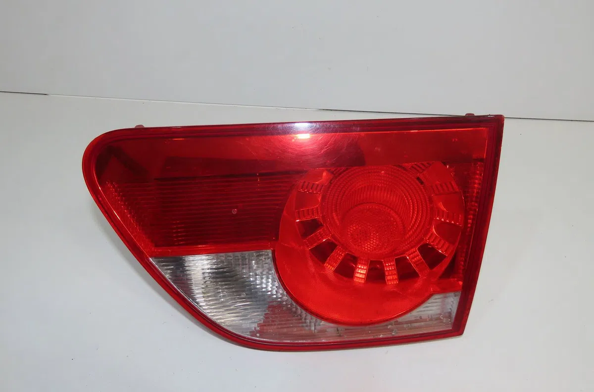 Feu arrière intérieur droit Seat ALTEA XL (5P5, 5P8) 2.0 tdi 16v (2006) occasion
