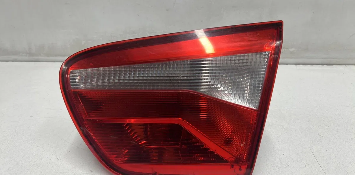 Feu arrière intérieur droit SEAT IBIZA 4 ST PHASE 1 BREAK occasion