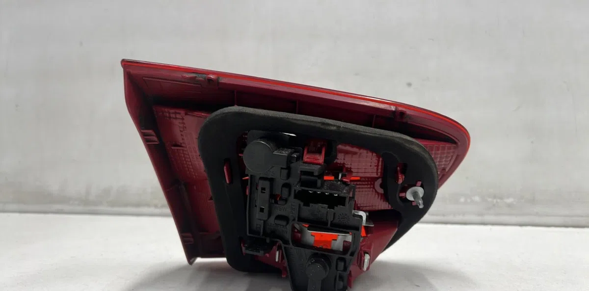 Feu arrière intérieur droit SEAT IBIZA 4 ST PHASE 1 BREAK occasion