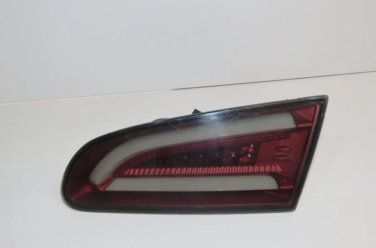 Feu arrière intérieur droit Seat IBIZA III (6L1) 1.9 tdi (2002-2009) occasion